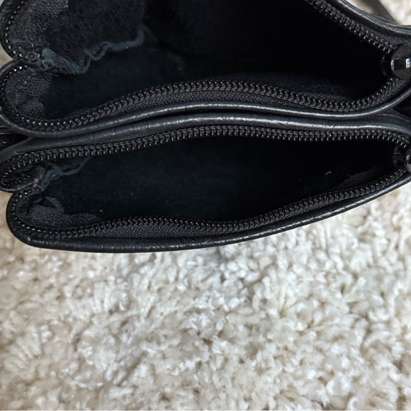 Tom Thomas Leather Small Black Angled Crossbody Purse Bag Double Zipper - Picture 6 of 6